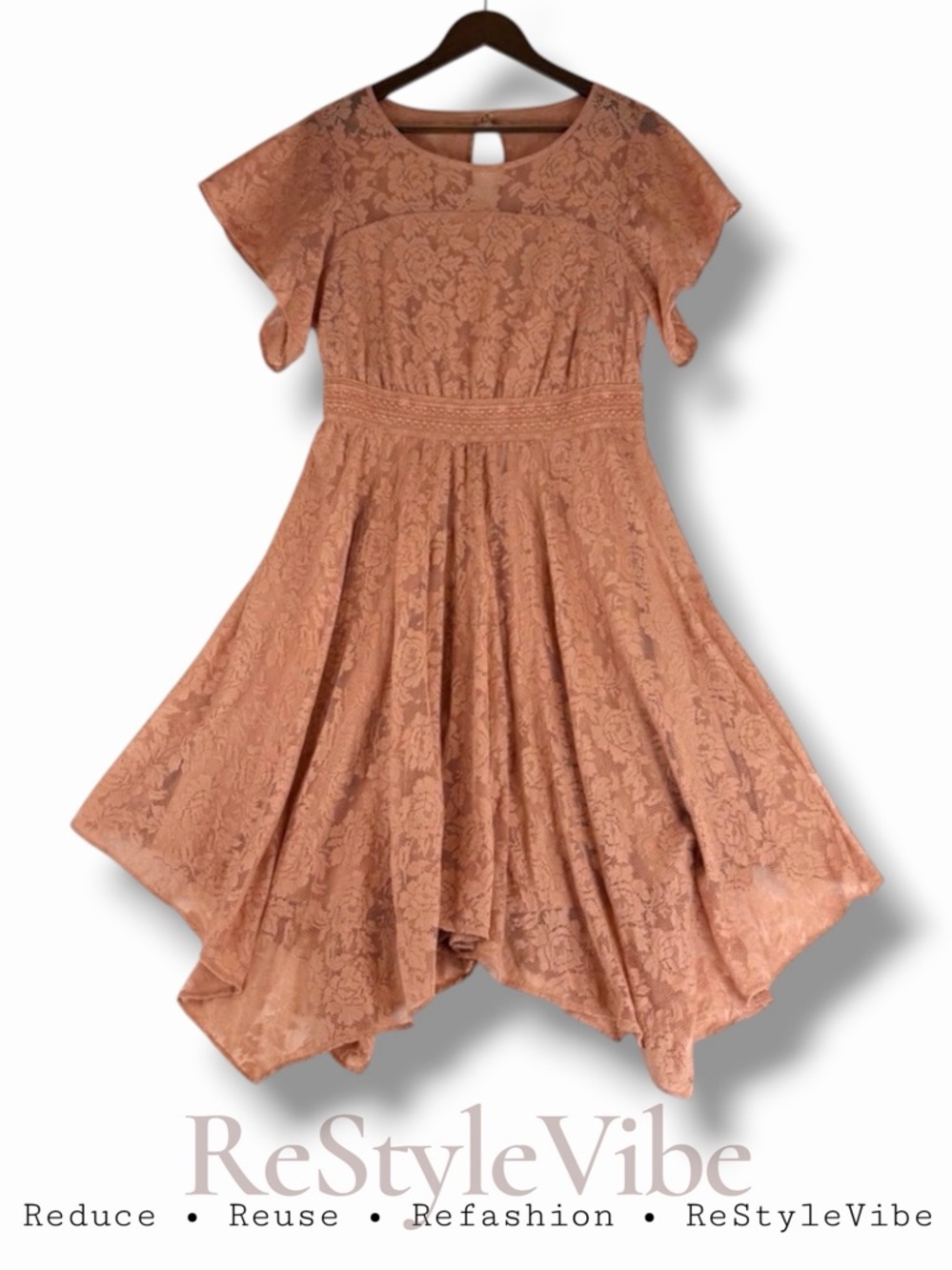 TORRID Women’s Size 0 0X 14 Dress Lace Handkerchief Hemline Lined Stretch Knee